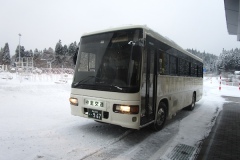北海道新幹線の奥津軽いまべつ駅に到着
