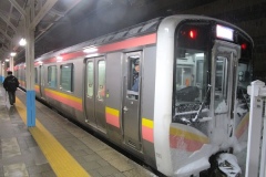 白新線の内野行に乗る。4両編成の電車