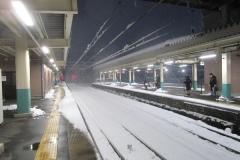 雪の新津駅