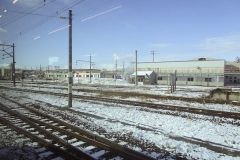 会津若松駅の構内に入っていく