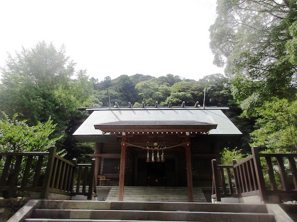 安房神社の拝殿