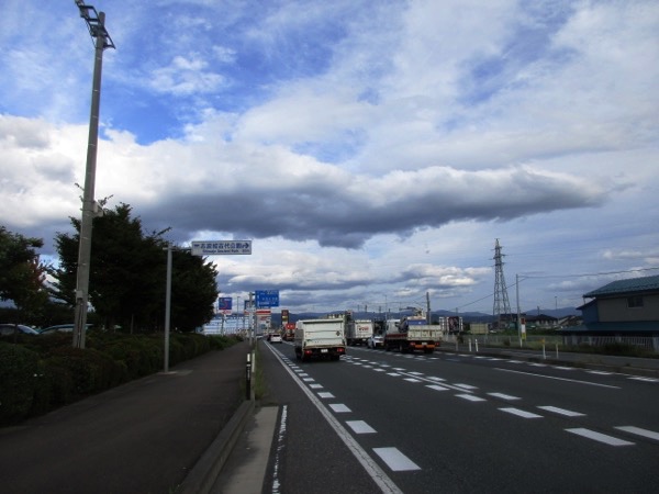 盛岡市内の県道1号を行く