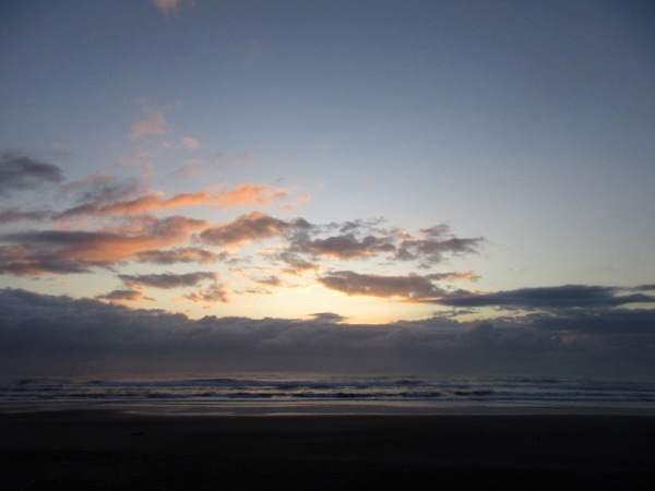 夜明けの淋代海岸
