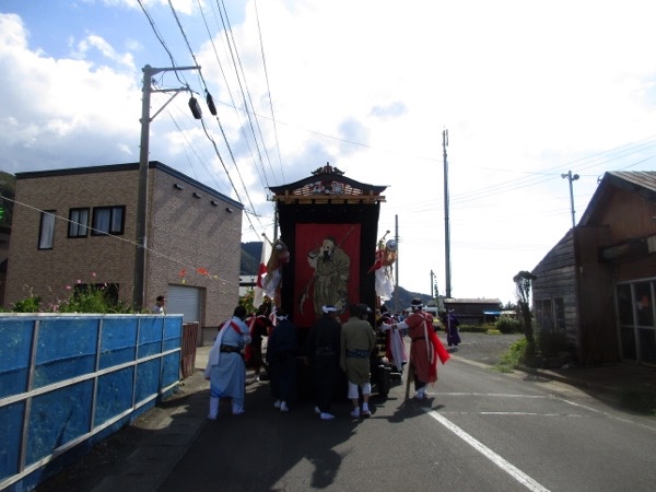 佐井では祭の最中