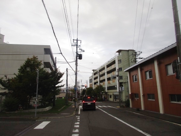 室蘭の町に降りていく