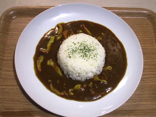 苫小牧の駅ビル内で食べた「ホッキカレー」