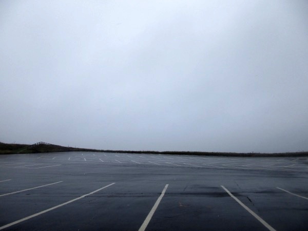 襟裳岬の駐車場には1台の車もない