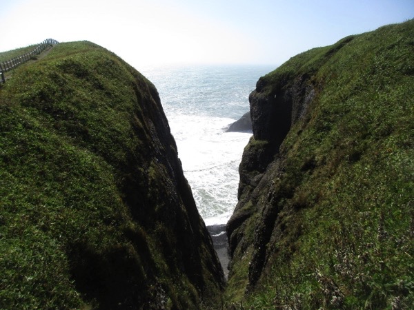 涙岬の断崖
