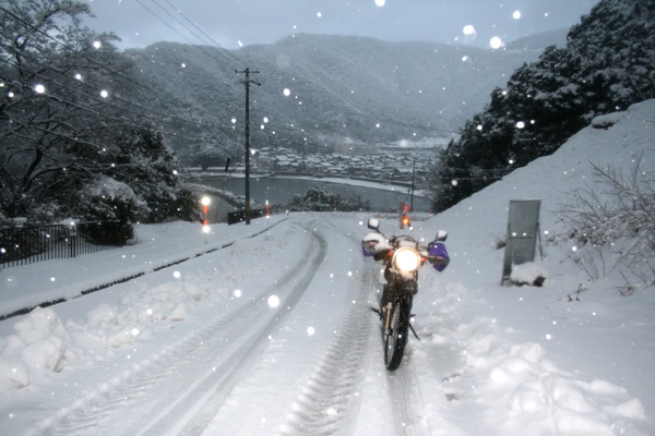 「300日3000湯」の第73日目。大雪の国道162号で小浜（福井県）に向かう