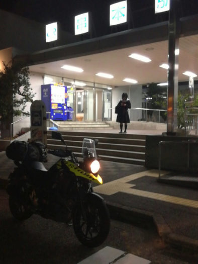 JR紀勢本線の串本駅前を出発