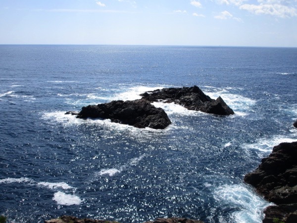 碁石岬の海。目に残る海の青さ!
