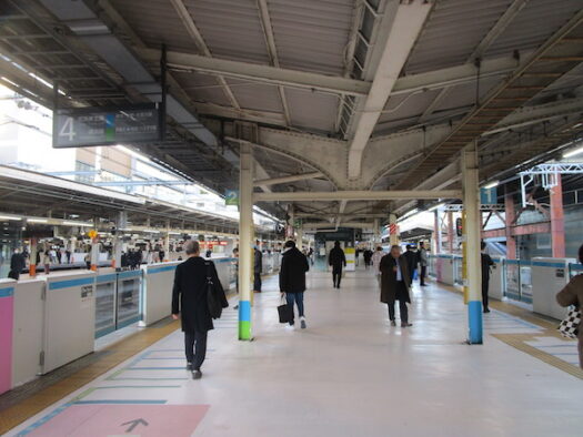 ここは横浜駅