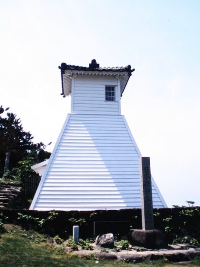 福浦港の日本最古の木造灯台