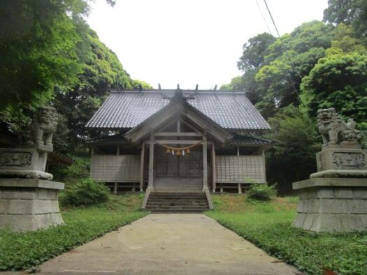 諸岡比古神社の拝殿
