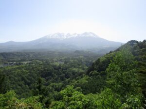 国道361号の九蔵峠から見る御嶽山