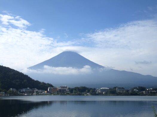 8：45　河口湖から見る富士山