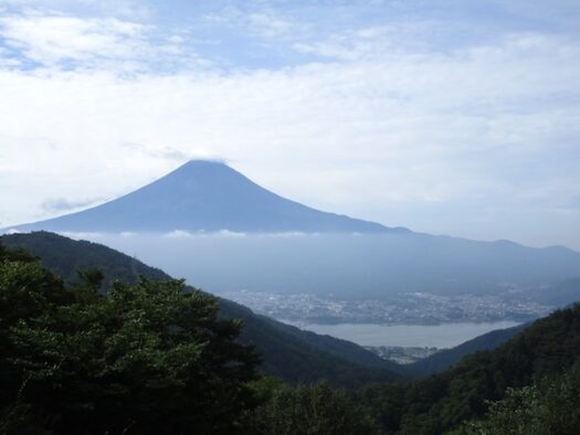 9：03　御坂峠から見る富士山