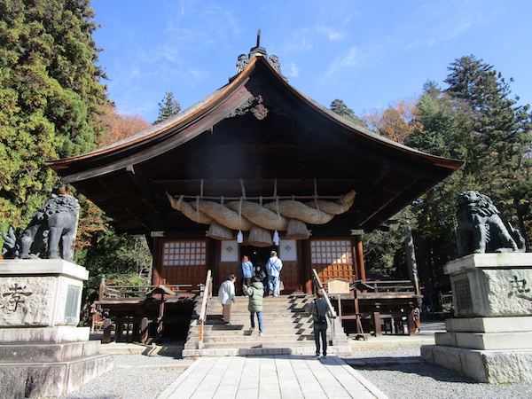 信濃一宮の諏訪大社下社の秋宮を参拝