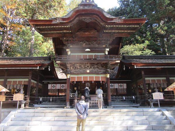 諏訪大社下社秋宮の拝殿