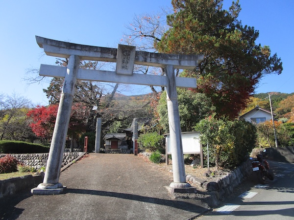 穂見神社（韮崎市旭町）