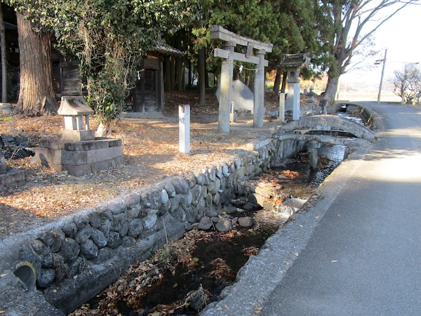 穂見神社（韮崎市穴山町）