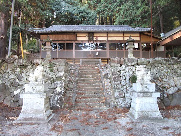 穂見神社の拝殿