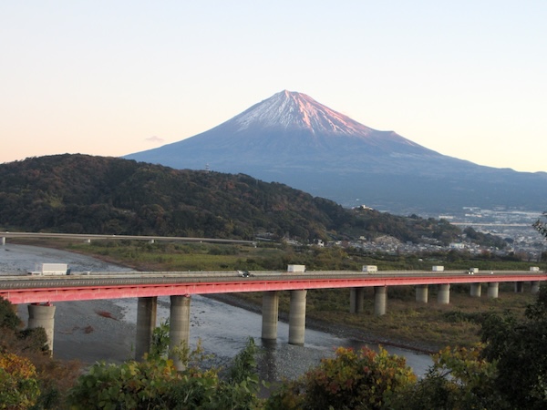 富士川SAから見る富士山