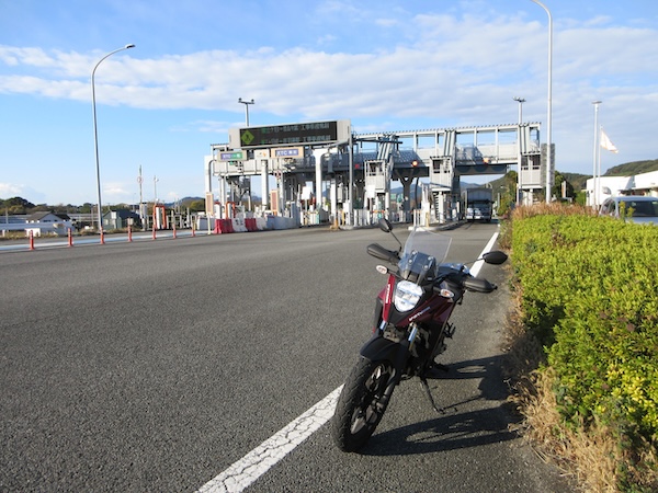 東名の三ケ日ICに到着