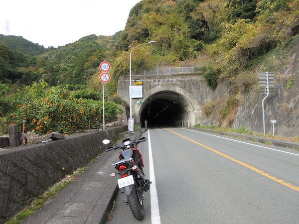 IMG_0043 国道362号の本坂峠。「峠返し」で折り返す