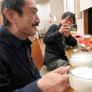まずは生ビールで乾杯！