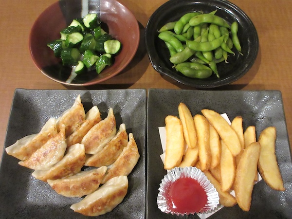 生ビールのつまみはコレ。中村さんはキューリが大嫌い！