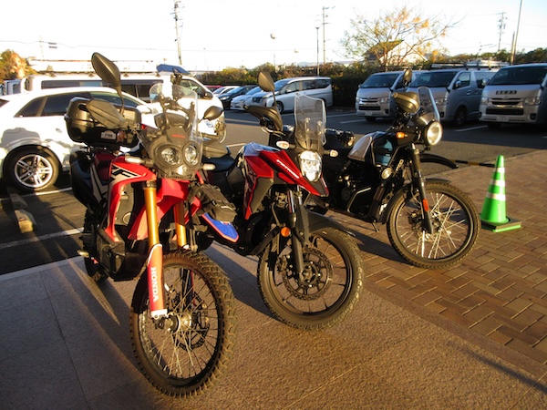 「ルートイン」を出発