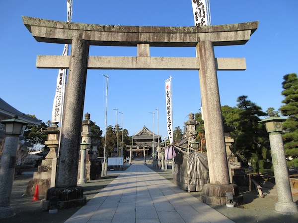 豊川稲荷の大鳥居