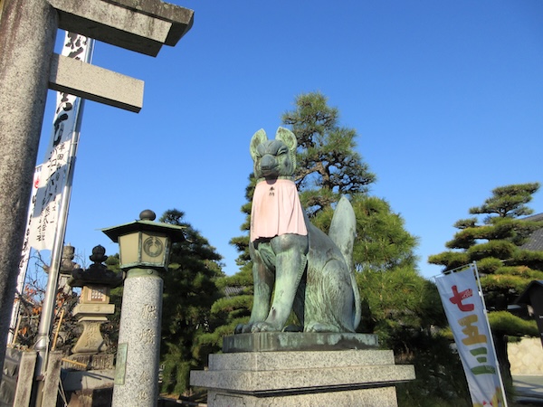 豊川稲荷の狐の狛犬