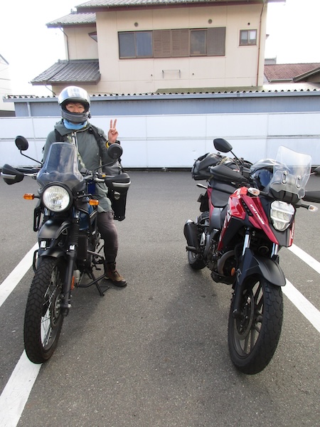 『ツーリングマップル』（昭文社）編集長の舛木さんと新伝馬町（静岡市）の「セブンイレブン」で落ち合う